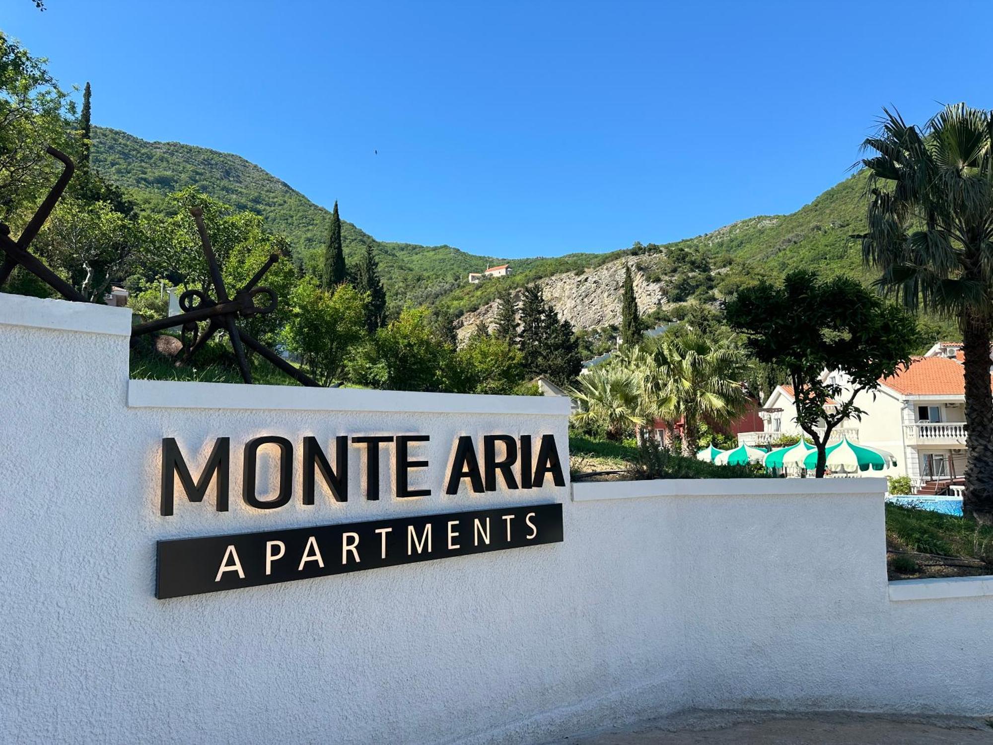 Monte Aria Panorama Suites Херцег-Новий Екстер'єр фото